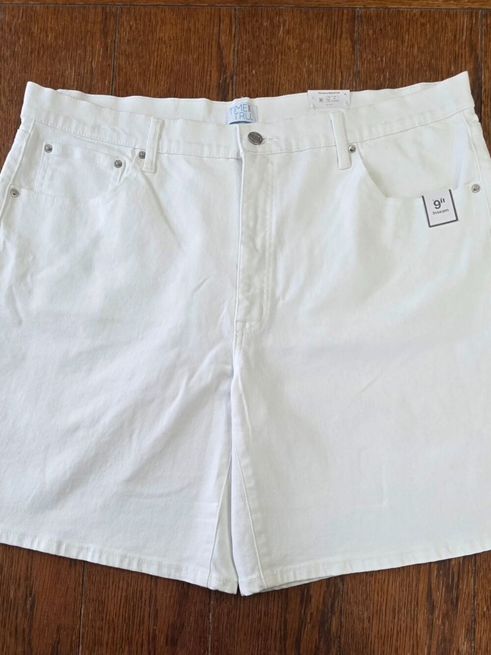 Time and Tru White Denim Shorts - Size 20 (9" Inseam)